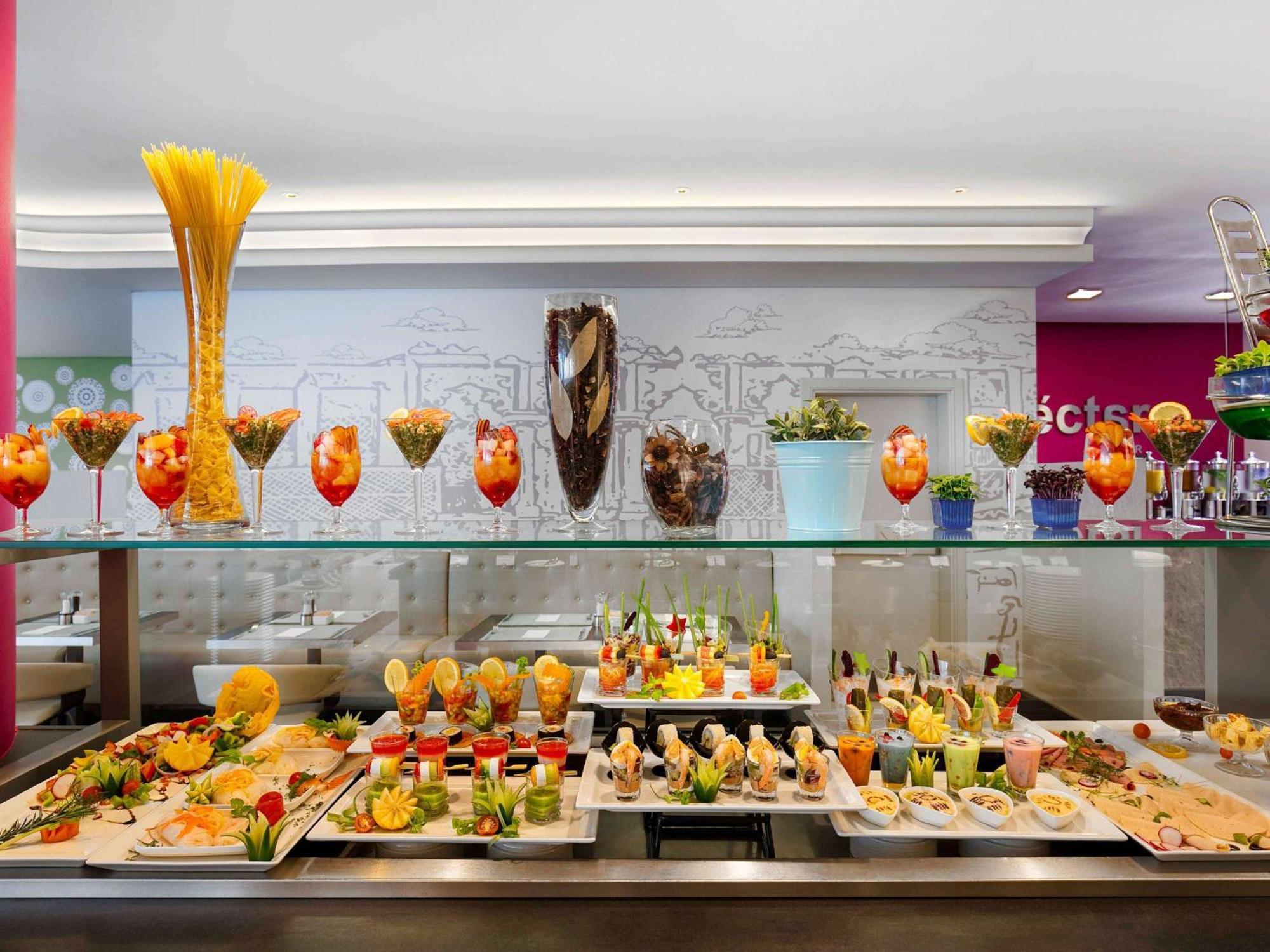 ไอบิส สไตล์ ชาร์จาห์ Hotel ภายนอก รูปภาพ